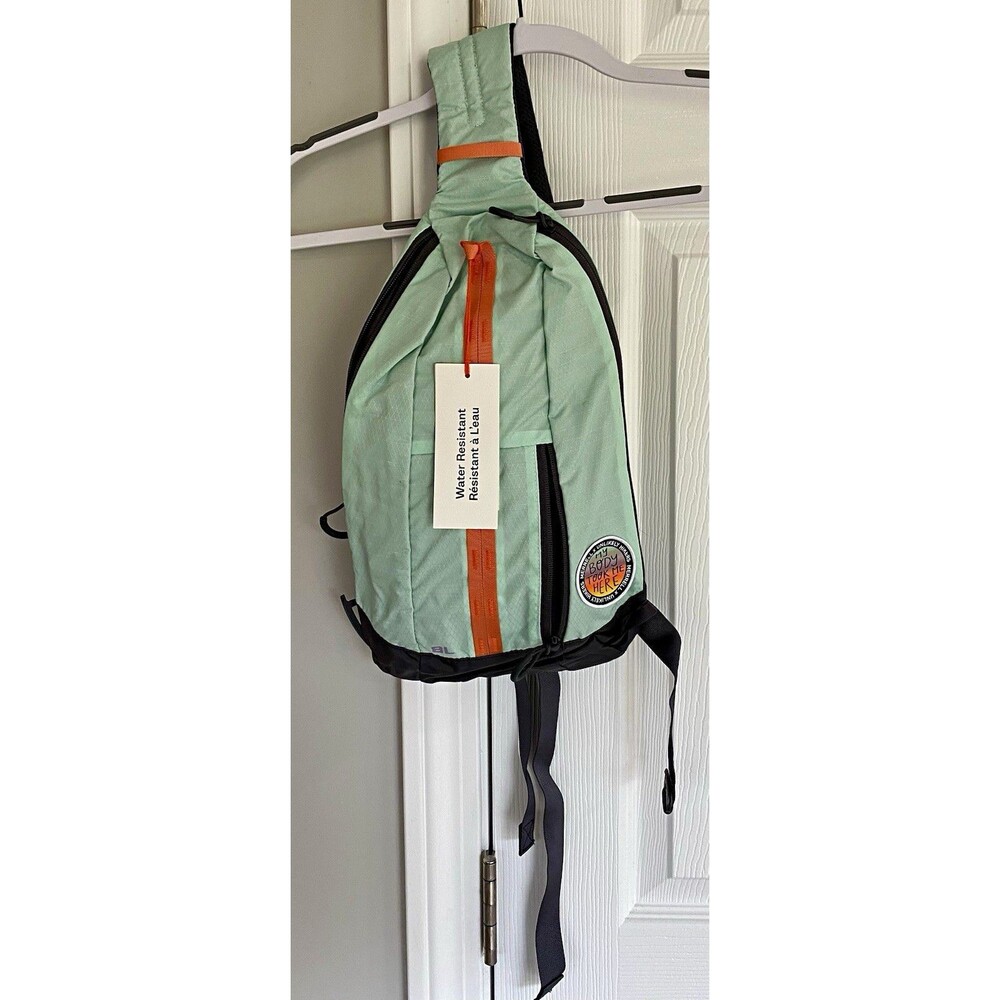 NWT Merrell 8L Water Resistant Hiking Daypack Backpack